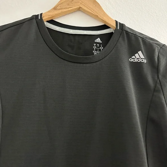 Adidas short sleeve sports shirt, size small, black, very little use, like new - Picture 6 of 6